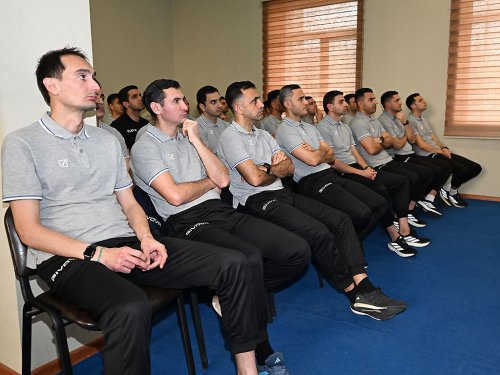 Fərəcullayev Əliyar Ağayevi gözləmədən hakimləri mükafatlandırdı - FOTOLAR