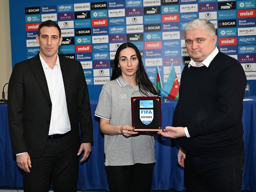 Fərəcullayev Əliyar Ağayevi gözləmədən hakimləri mükafatlandırdı - FOTOLAR