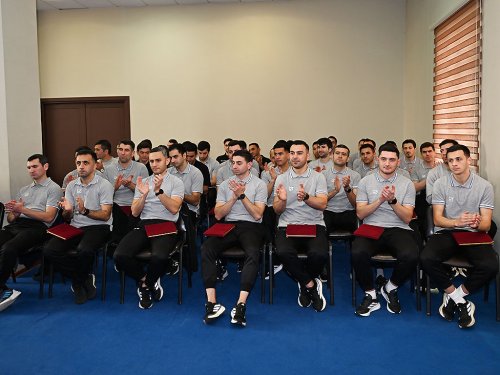 Fərəcullayev Əliyar Ağayevi gözləmədən hakimləri mükafatlandırdı - FOTOLAR