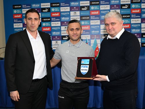 Fərəcullayev Əliyar Ağayevi gözləmədən hakimləri mükafatlandırdı - FOTOLAR