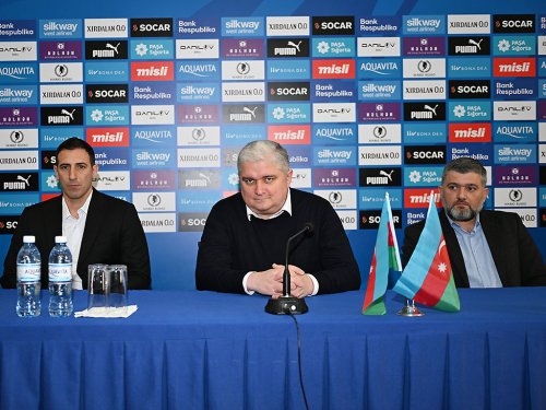 Fərəcullayev Əliyar Ağayevi gözləmədən hakimləri mükafatlandırdı - FOTOLAR