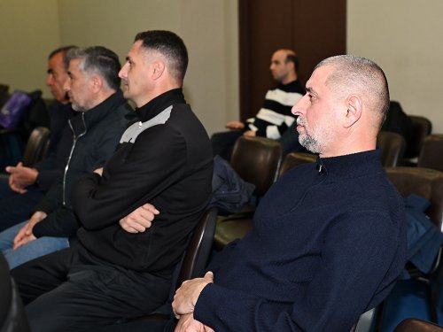 AFFA-nın yeni kadrı məşqçilərlə görüşdü - FOTOLAR