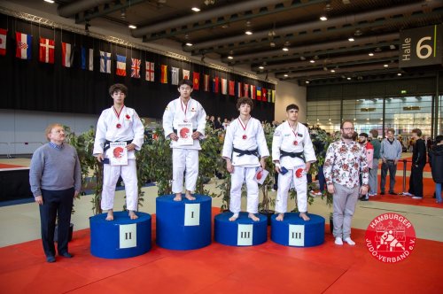 Daha bir millimiz Almaniyada qalib oldu - FOTOLAR Daha bir millimiz Almaniyada qalib oldu - FOTOLAR