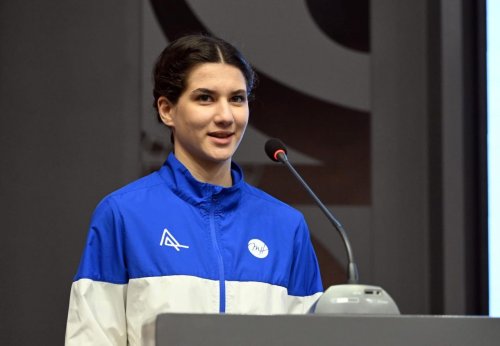 Fərid Qayıbov ötən ay fərqlənən idmançılarla görüşüb - FOTOLAR