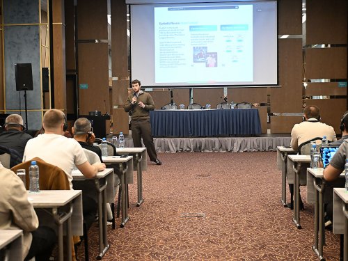 "Eyeball" tərəfindən klublar üçün seminar keçirilib - FOTOLAR