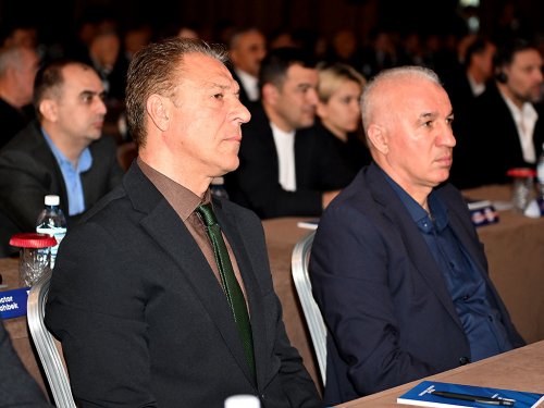 Cahangir Fərəcullayev: "FIFA Series"də əsas qazancımız kubok deyil - FOTOLAR