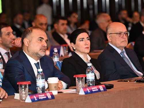 Cahangir Fərəcullayev: "FIFA Series"də əsas qazancımız kubok deyil - FOTOLAR