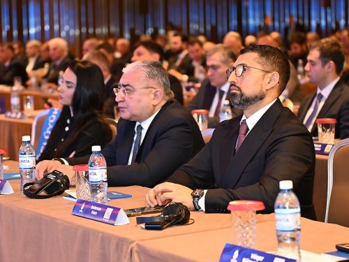 Cahangir Fərəcullayev: "FIFA Series"də əsas qazancımız kubok deyil - FOTOLAR