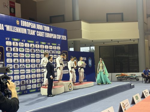 Cüdoçularımız Gəncədə 13 medalla podiuma çıxdı - FOTOLAR Cüdoçularımız Gəncədə 13 medalla podiuma çıxdı - FOTOLAR