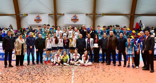 Türkiyəli baş məşqçi millimizdən getdi - FOTOLAR Türkiyəli baş məşqçi millimizdən getdi - FOTOLAR