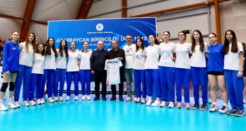 Türkiyəli baş məşqçi millimizdən getdi - FOTOLAR Türkiyəli baş məşqçi millimizdən getdi - FOTOLAR