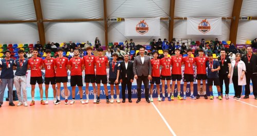 Türkiyəli baş məşqçi millimizdən getdi - FOTOLAR Türkiyəli baş məşqçi millimizdən getdi - FOTOLAR