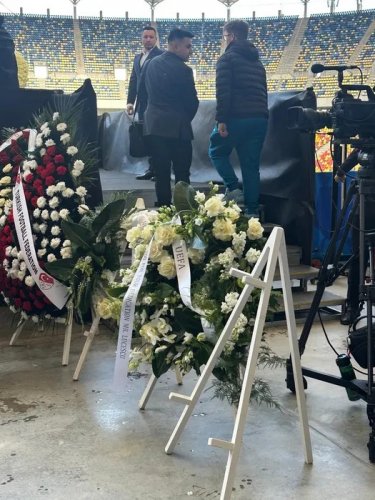 Luçesku ilə stadionda vidalaşdılar - FOTOLAR