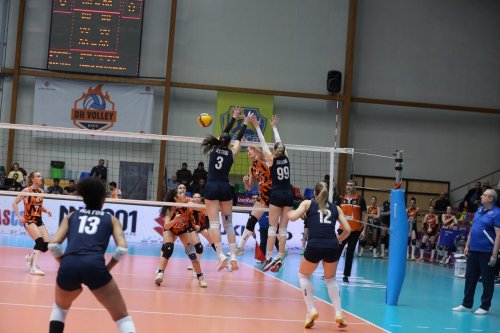 "Turan" və "DH Volley" finala yaxınlaşdı - FOTOLAR