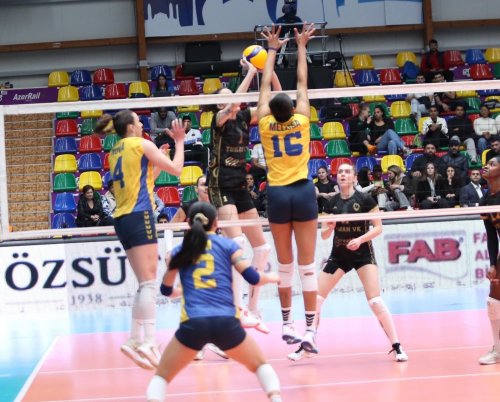 "Turan" və "DH Volley" finala yaxınlaşdı - FOTOLAR