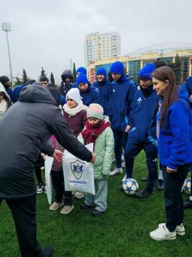 "Qarabağ" UEFA-nın vəsaitini gənc futbolçulara yönəltdi - FOTOLAR