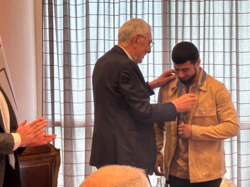 Olimpiya medalçılarımız yeni mükafatlarına qovuşdu - FOTOLAR Olimpiya medalçılarımız yeni mükafatlarına qovuşdu - FOTOLAR