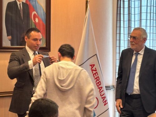 Olimpiya medalçılarımız yeni mükafatlarına qovuşdu - FOTOLAR Olimpiya medalçılarımız yeni mükafatlarına qovuşdu - FOTOLAR