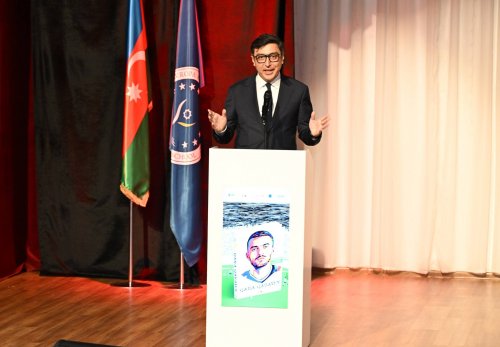 Qara Qarayev kitab təqdimatı etdi - FOTOLAR