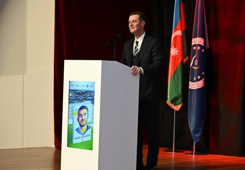 Qara Qarayev kitab təqdimatı etdi - FOTOLAR