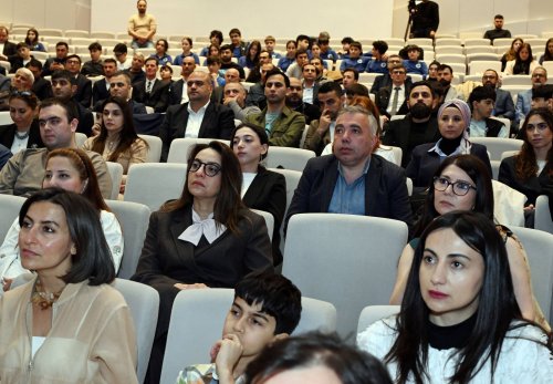 Qara Qarayev kitab təqdimatı etdi - FOTOLAR