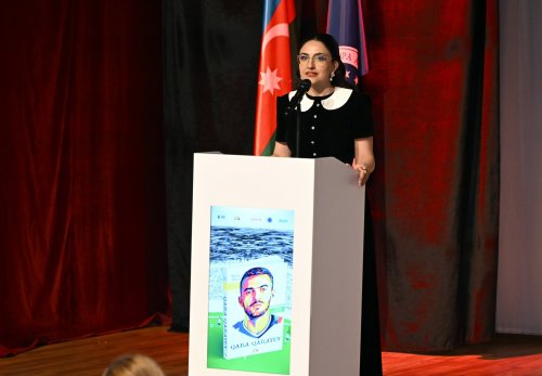 Qara Qarayev kitab təqdimatı etdi - FOTOLAR