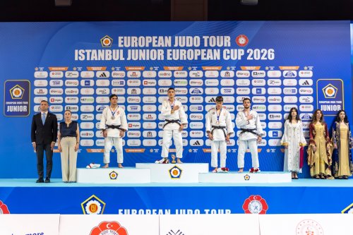 Millimiz Avropa Kubokuna 3 medalla başladı - FOTOLAR