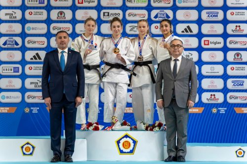 Cüdoçularımız Avropa Kubokunda 7 medal qazandı - FOTOLAR Cüdoçularımız Avropa Kubokunda 7 medal qazandı - FOTOLAR