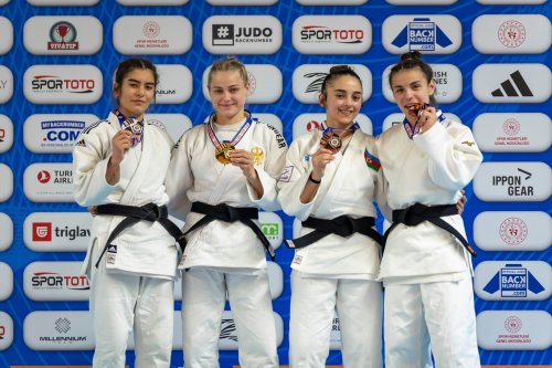 Cüdoçularımız Avropa Kubokunda 7 medal qazandı - FOTOLAR Cüdoçularımız Avropa Kubokunda 7 medal qazandı - FOTOLAR