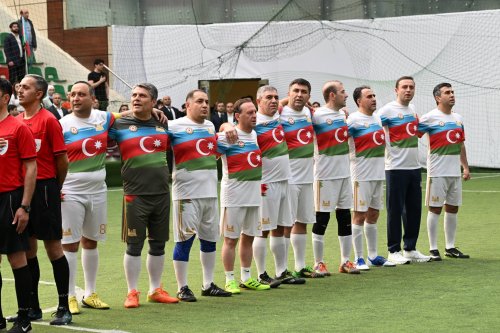 Qalstuksuz azarkeşlik - FOTOLAR