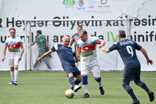 Qalstuksuz azarkeşlik - FOTOLAR