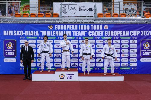 Cüdoçularımız bir günə 8 medal qazandı - FOTOLAR Cüdoçularımız bir günə 8 medal qazandı - FOTOLAR