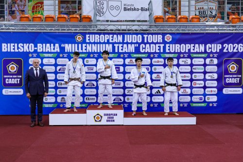 Cüdoçularımız bir günə 8 medal qazandı - FOTOLAR Cüdoçularımız bir günə 8 medal qazandı - FOTOLAR
