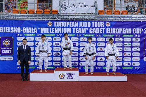 Cüdoçularımız bir günə 8 medal qazandı - FOTOLAR Cüdoçularımız bir günə 8 medal qazandı - FOTOLAR