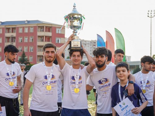 "Qarabağ" və mövsümün oyunçusu təltif olundu - FOTOLAR "Qarabağ" və mövsümün oyunçusu təltif olundu - FOTOLAR