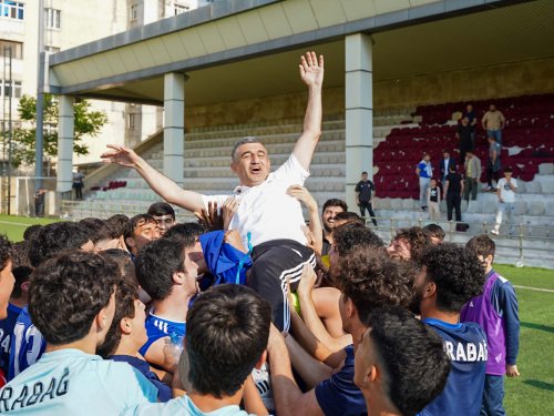 "Qarabağ" və mövsümün oyunçusu təltif olundu - FOTOLAR "Qarabağ" və mövsümün oyunçusu təltif olundu - FOTOLAR