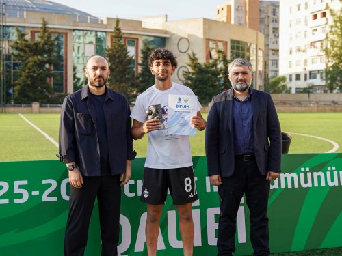 "Qarabağ" və mövsümün oyunçusu təltif olundu - FOTOLAR "Qarabağ" və mövsümün oyunçusu təltif olundu - FOTOLAR