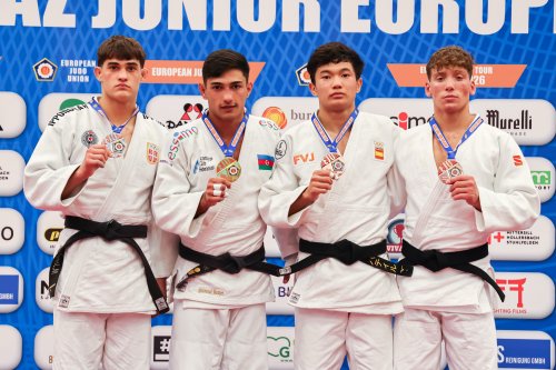 Avropa Kuboku: Millimiz qızıl medalla başladı - FOTOLAR Avropa Kuboku: Millimiz qızıl medalla başladı - FOTOLAR