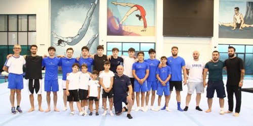 gimnastika-arenasinda gimnastika-arenasinda